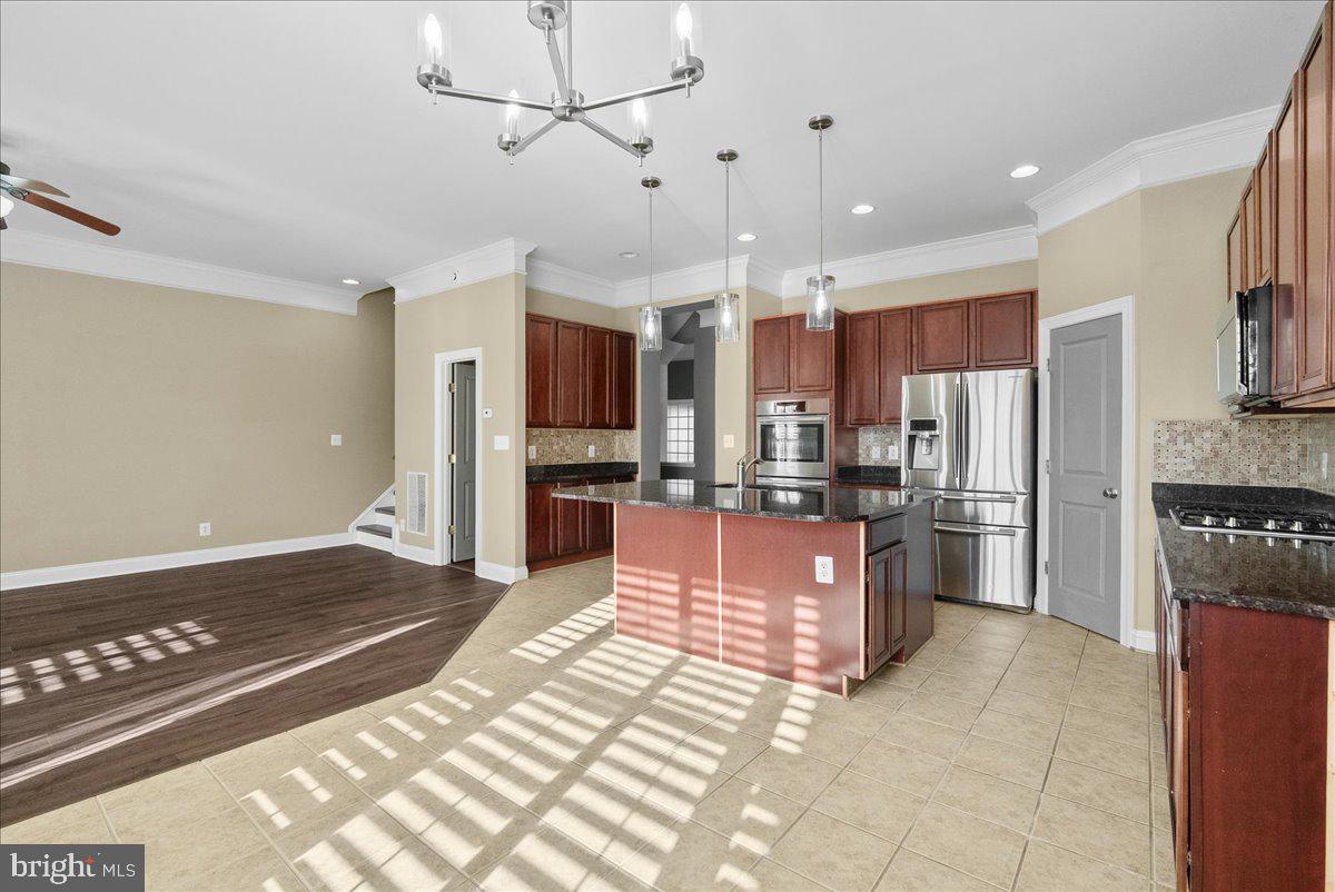 BROADLANDS SOUTH - Residential Lease