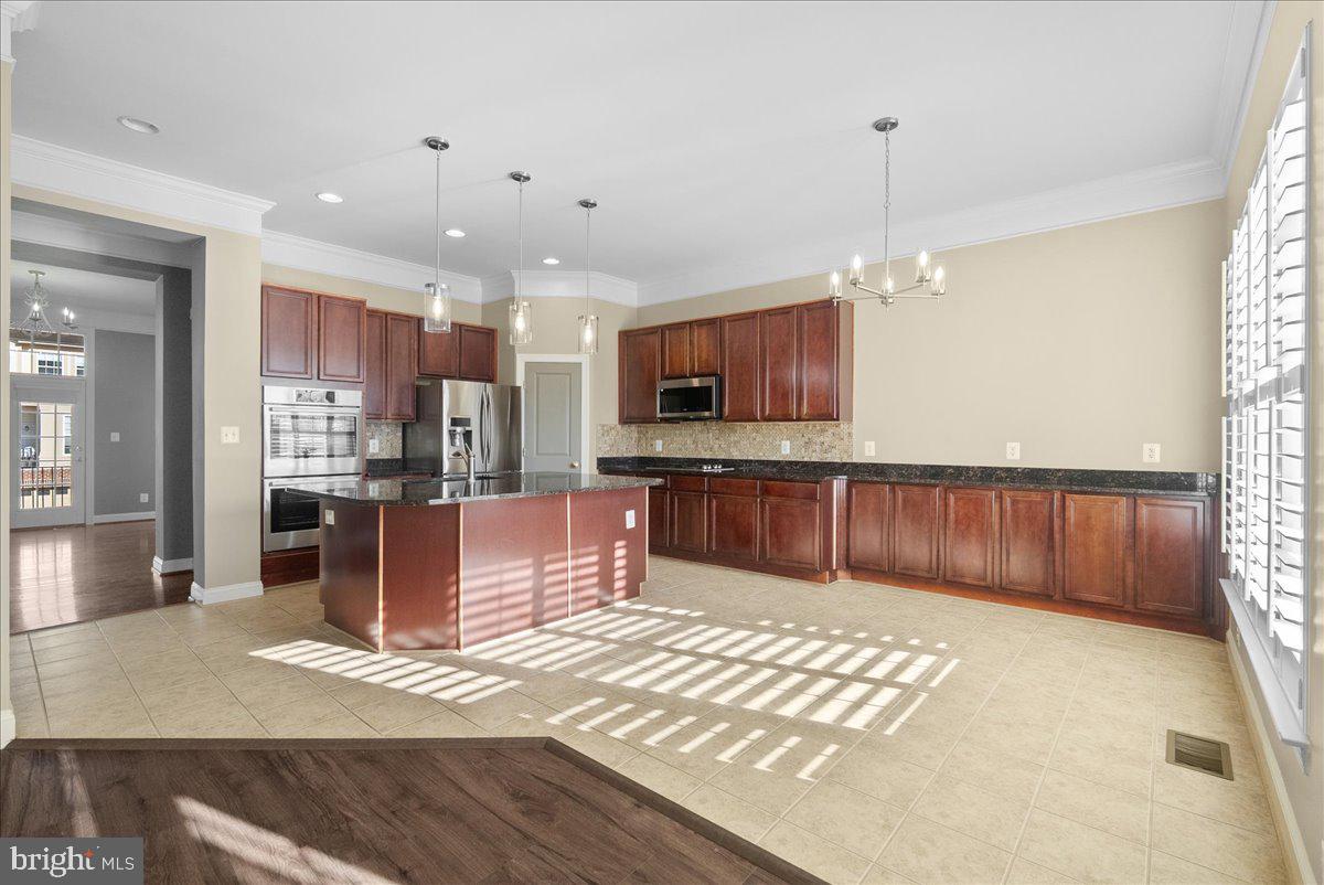 BROADLANDS SOUTH - Residential Lease