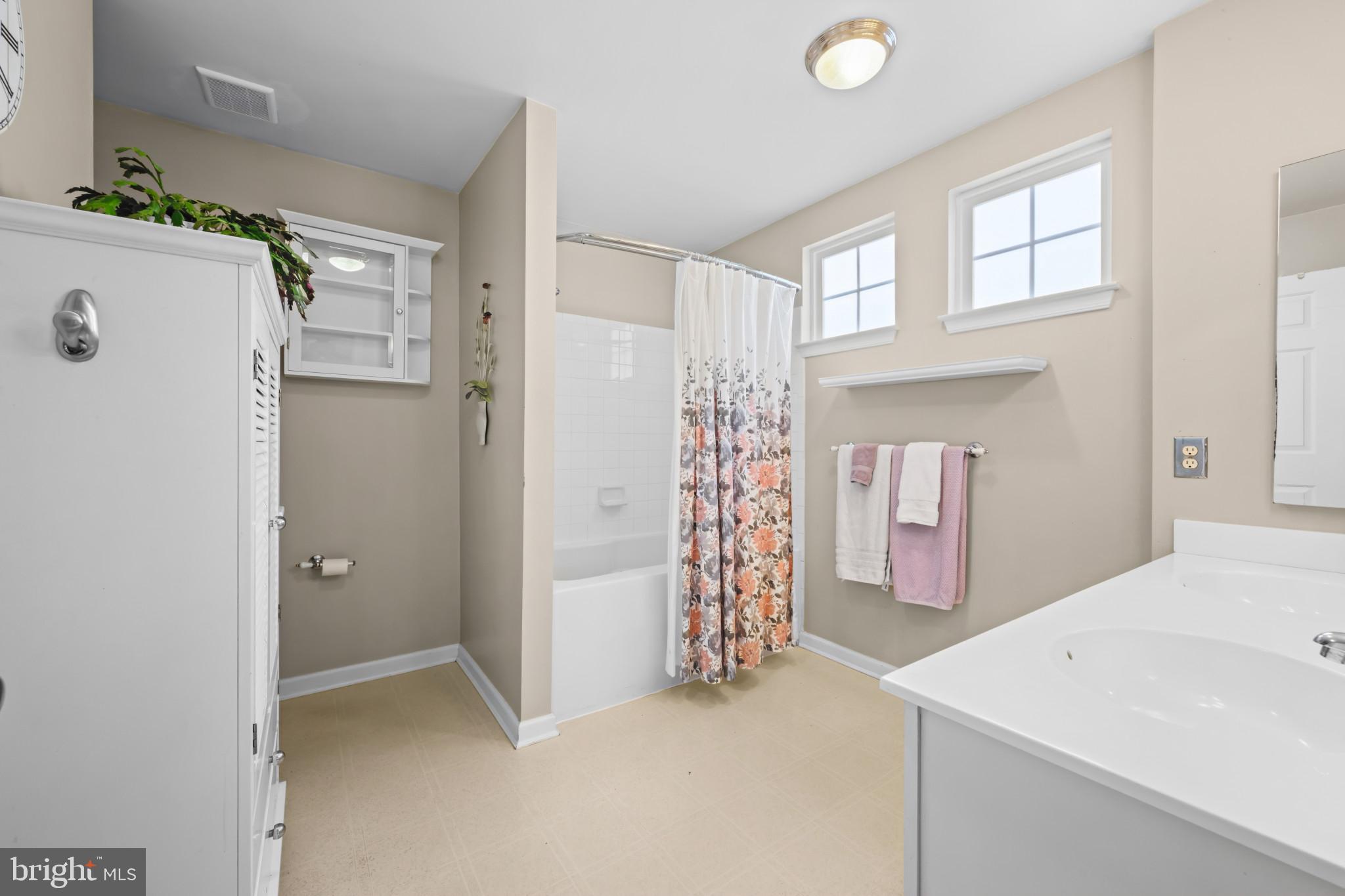 JENNA ESTATES - Residential