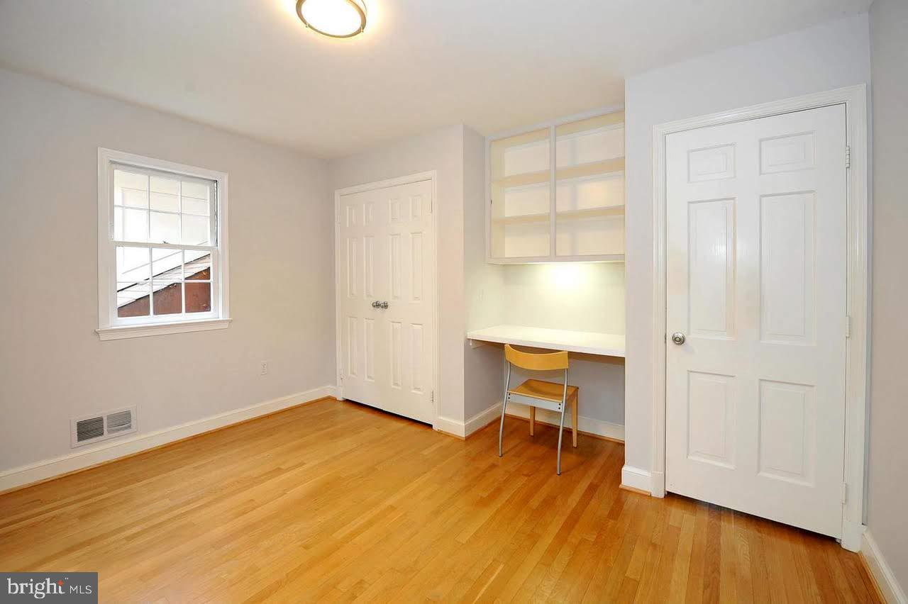 MCAULEY PARK - Residential Lease