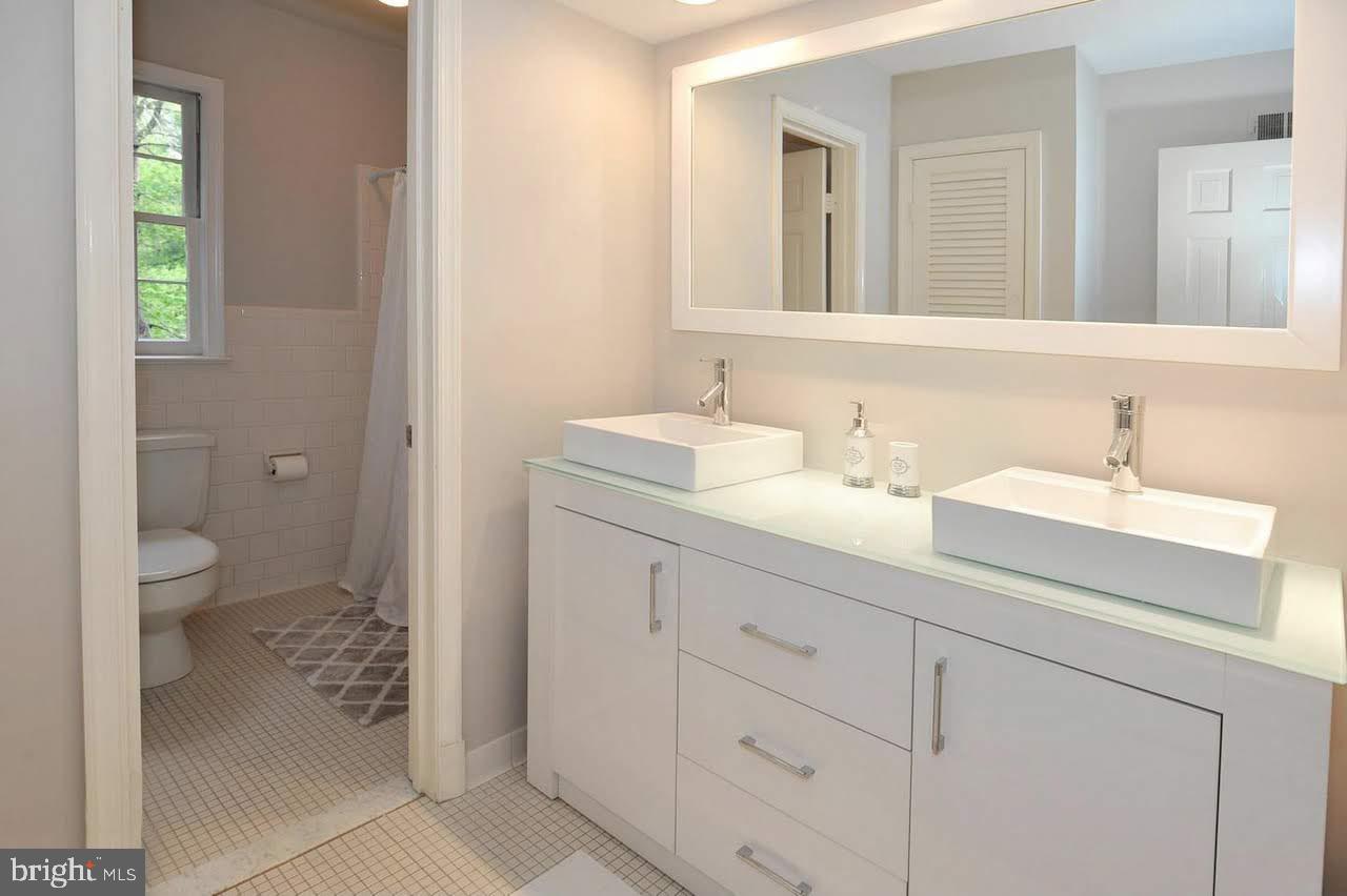 MCAULEY PARK - Residential Lease