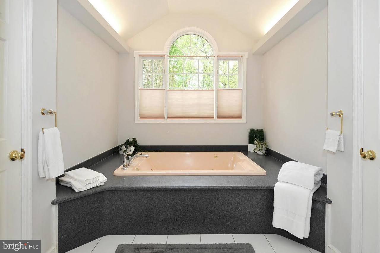 MCAULEY PARK - Residential Lease