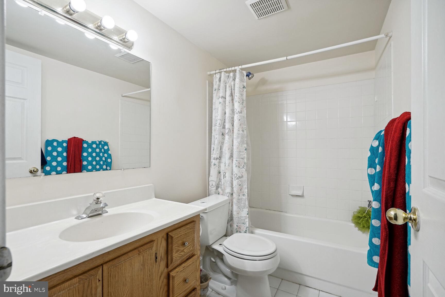 CENTREVILLE GREEN - Residential