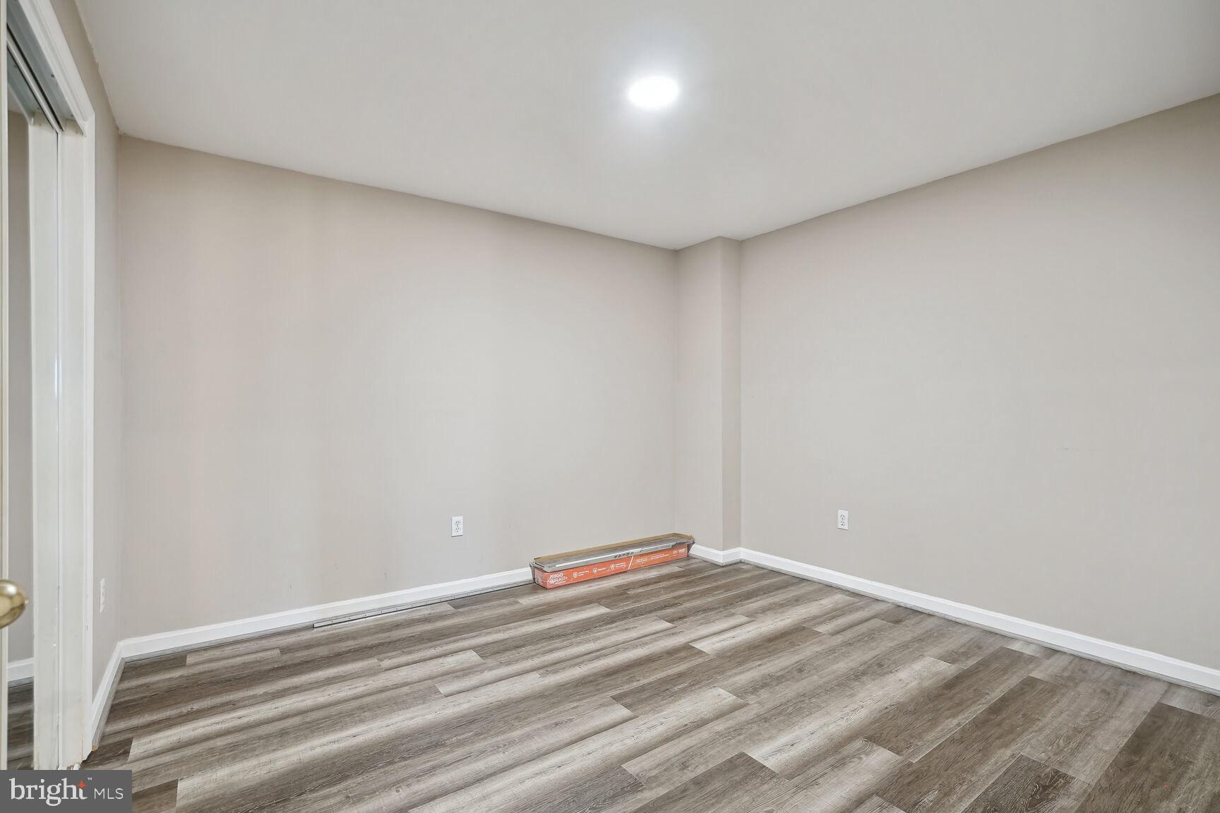 CENTREVILLE GREEN - Residential