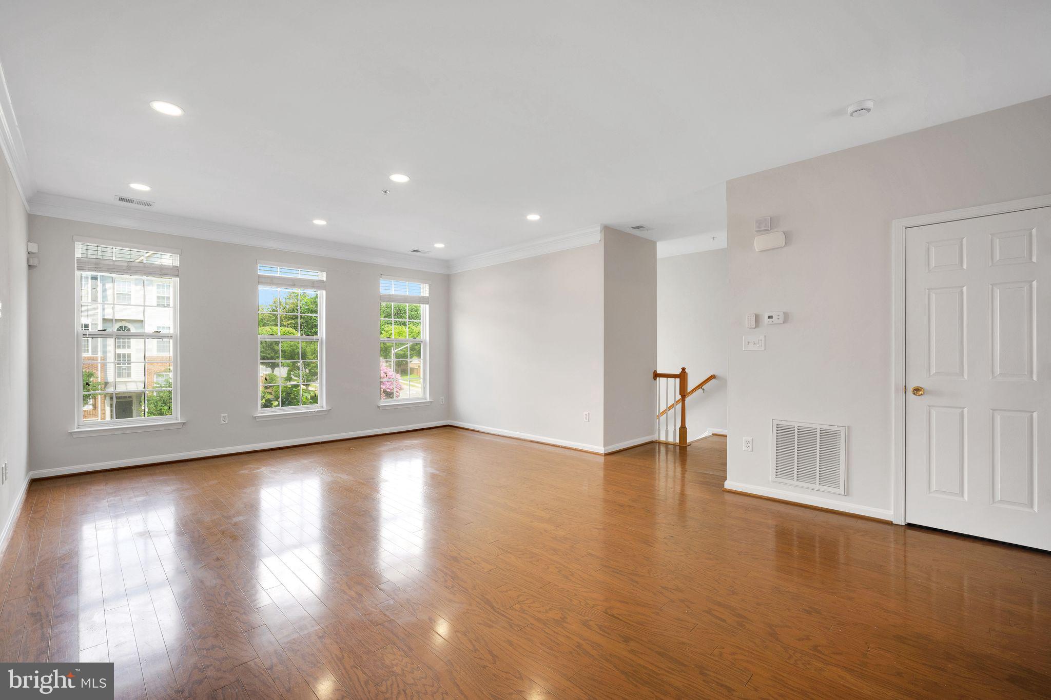 15504 JOHN DISKIN CIRCLE 18