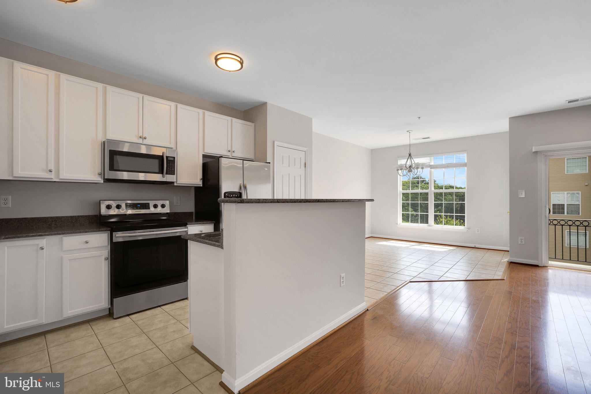 15504 JOHN DISKIN CIRCLE 18
