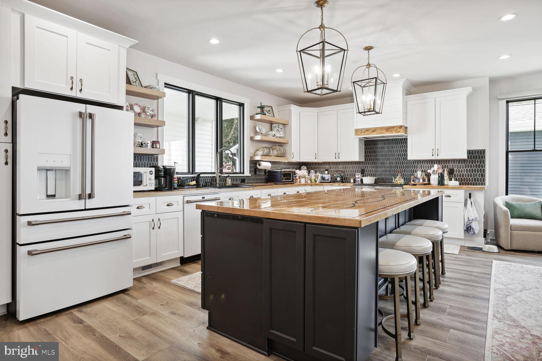 LAKE OF THE WOODS - Residential