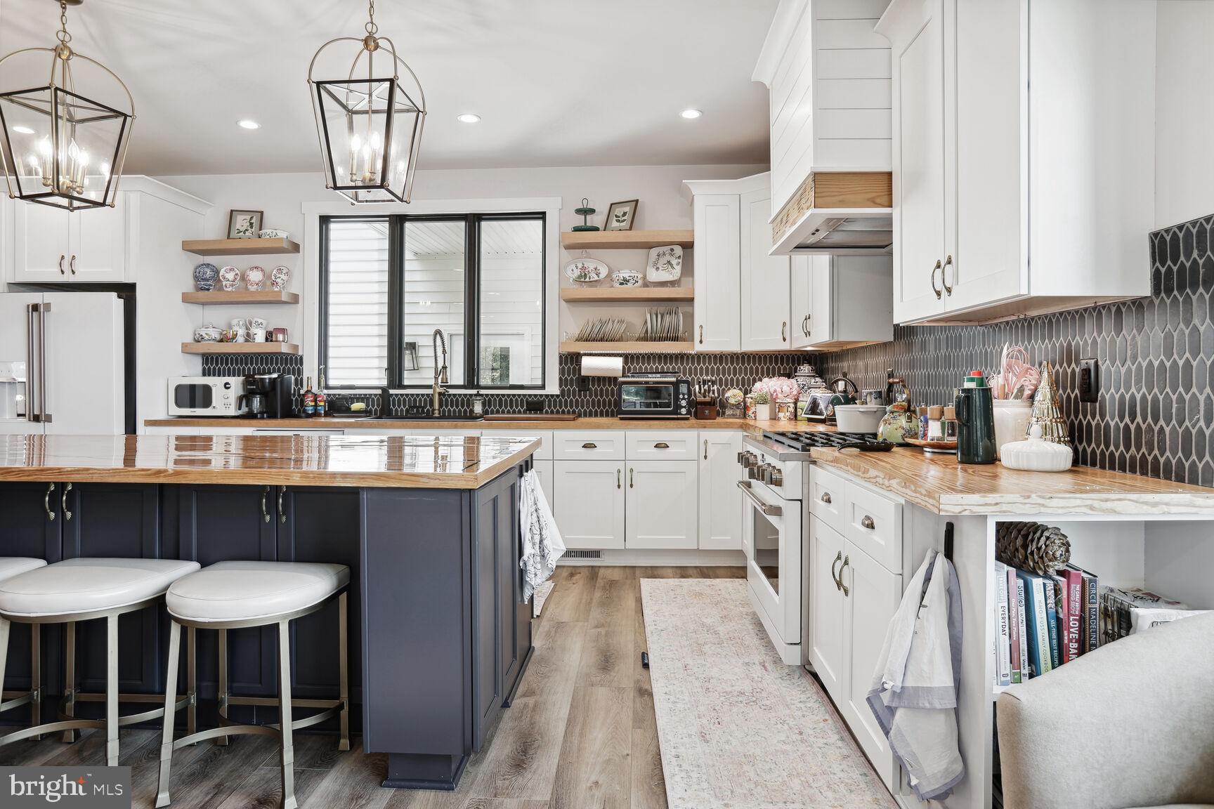 LAKE OF THE WOODS - Residential