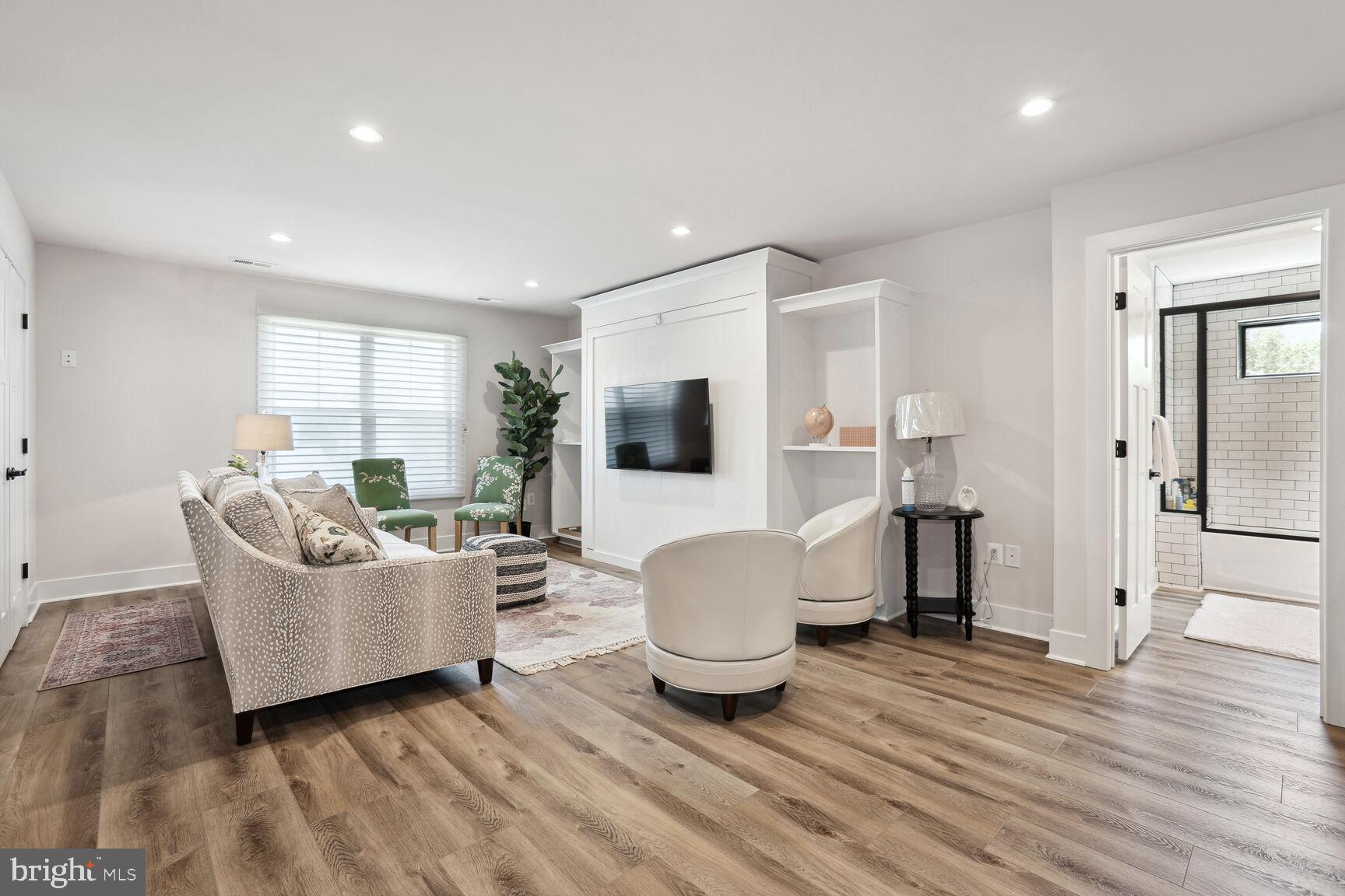 LAKE OF THE WOODS - Residential