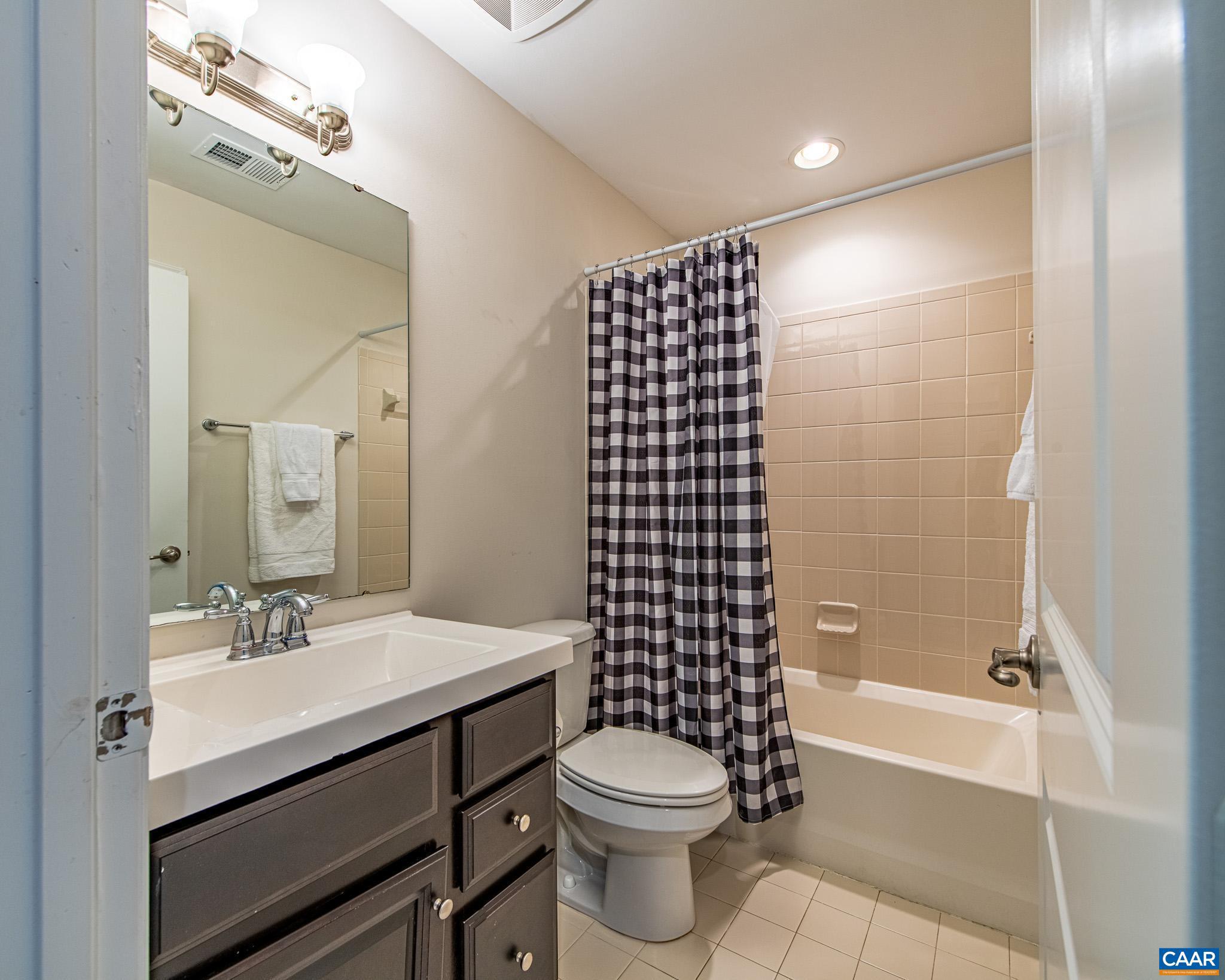 SYCAMORE SQUARE - Residential