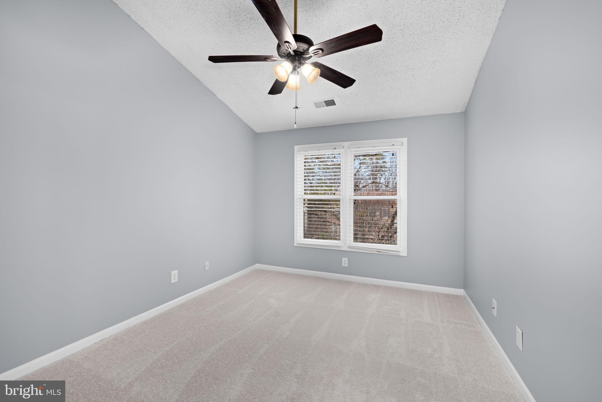 ASHBURN FARM - Residential