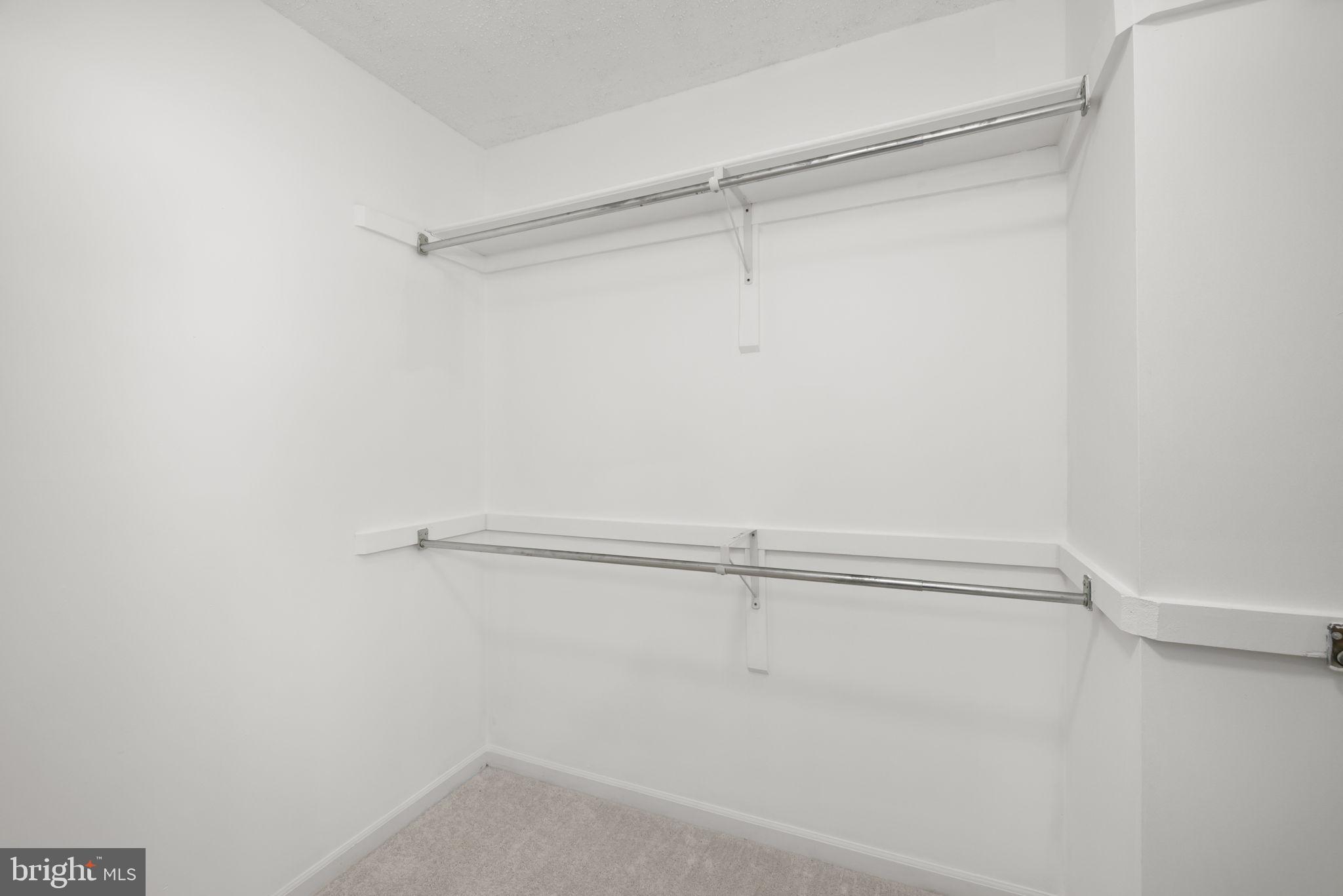 ASHBURN FARM - Residential