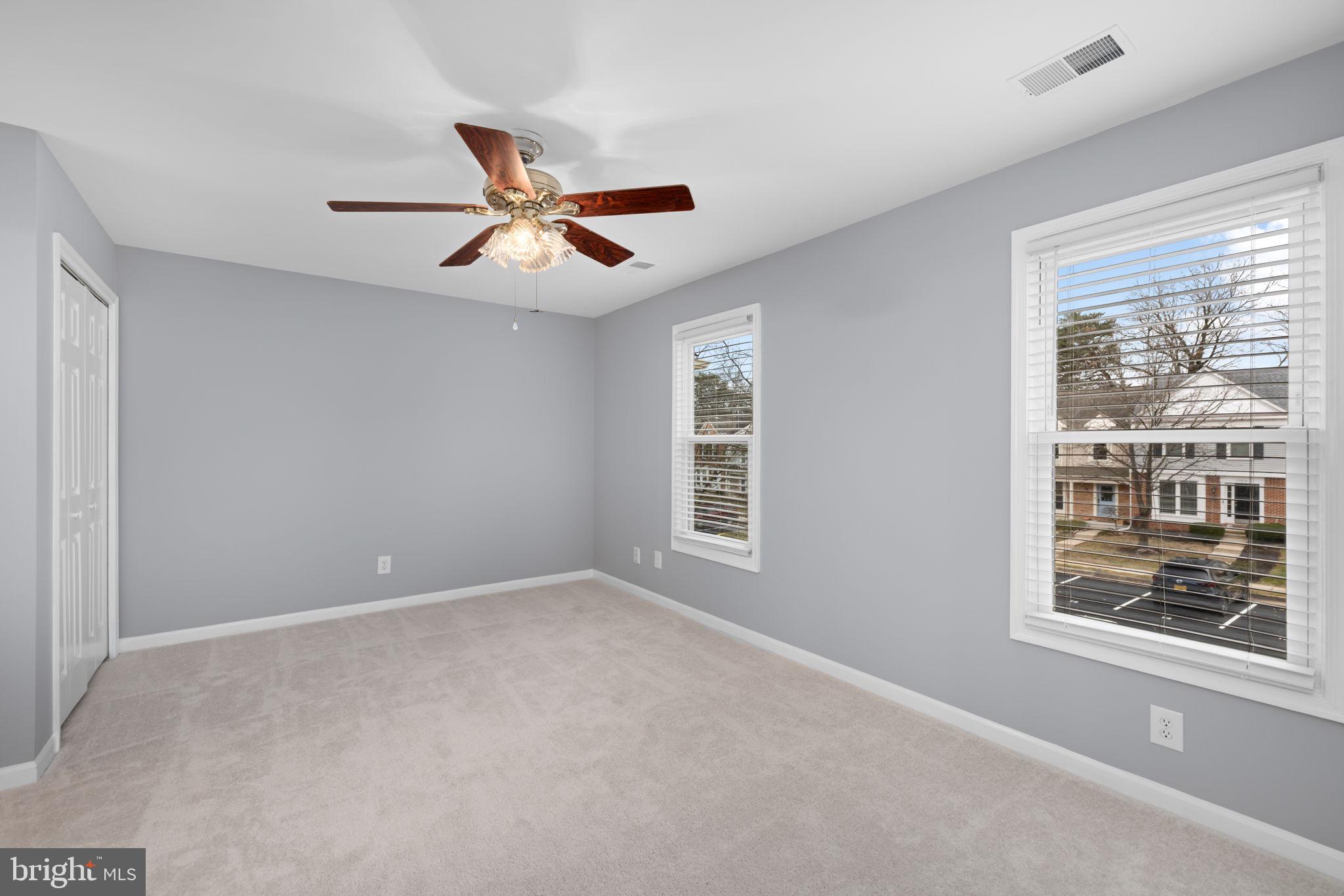 ASHBURN FARM - Residential