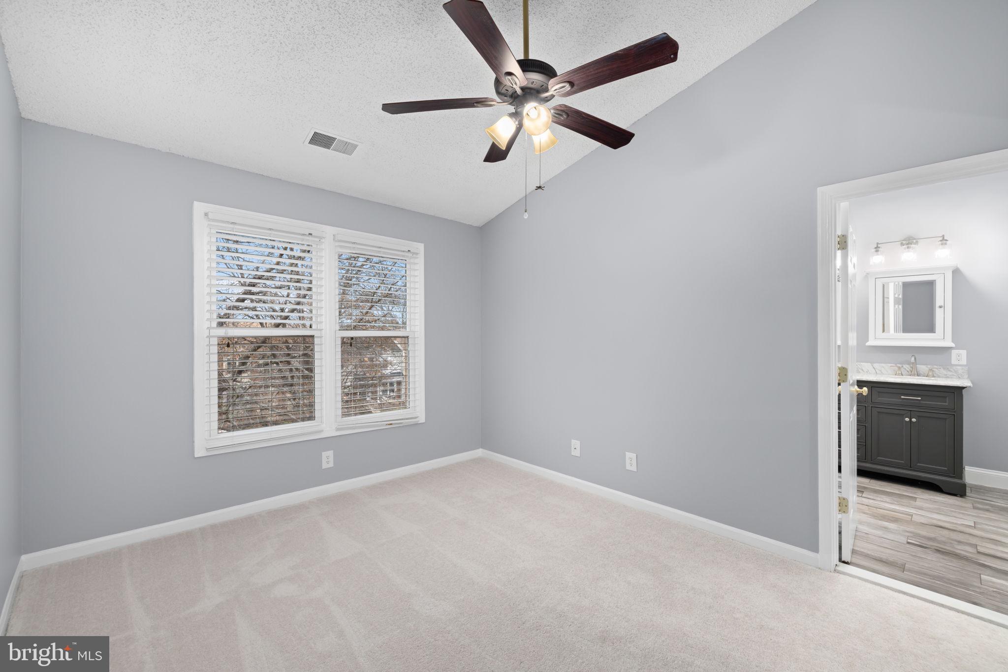 ASHBURN FARM - Residential