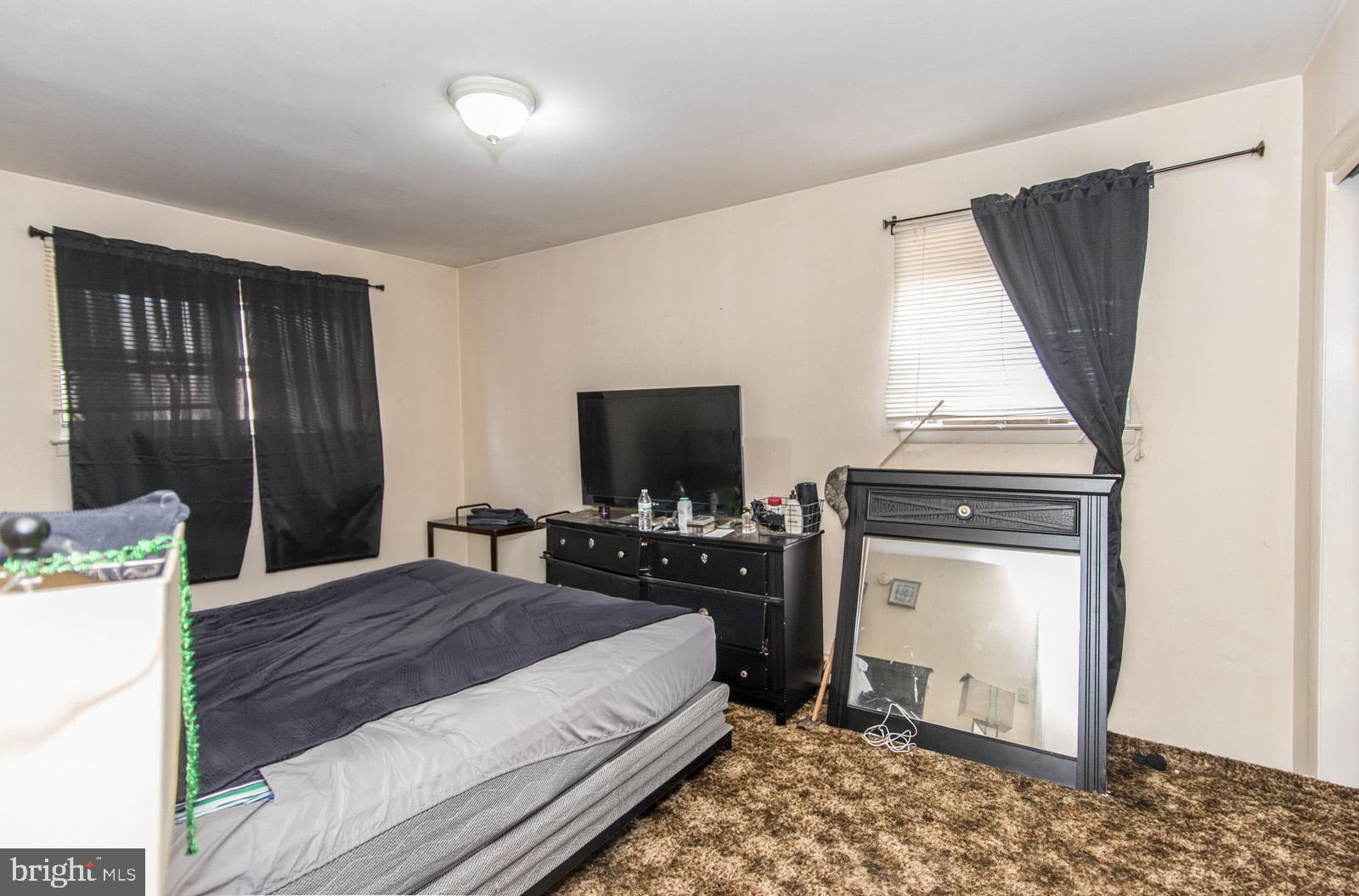 HOLMESBURG - Residential Income