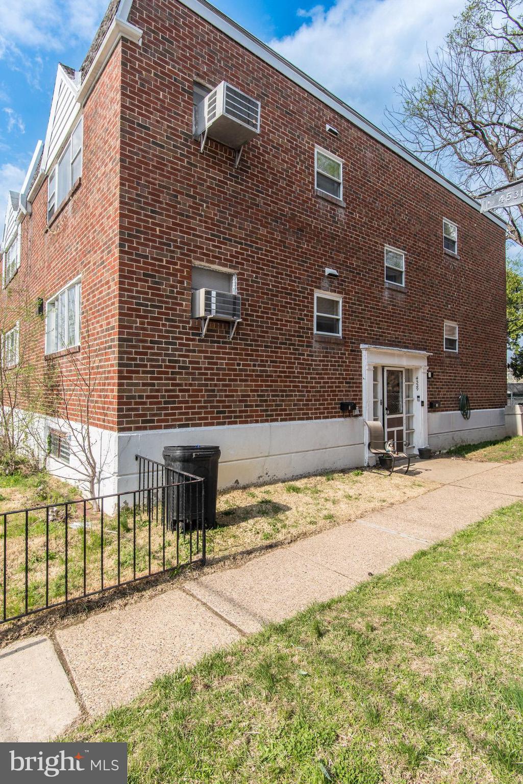 HOLMESBURG - Residential Income