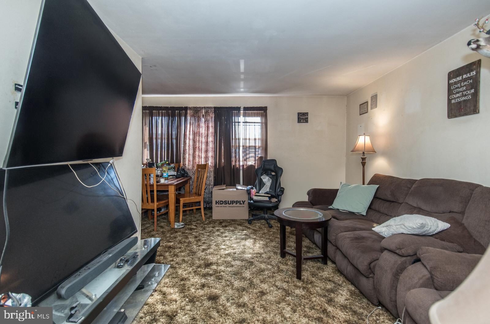 HOLMESBURG - Residential Income