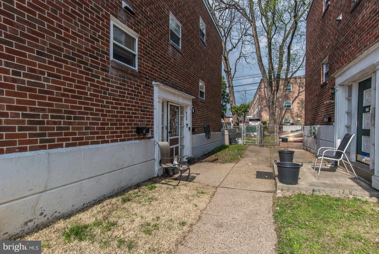 HOLMESBURG - Residential Income