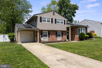 Single Family Residence at 1008 E TAMPA AVENUE