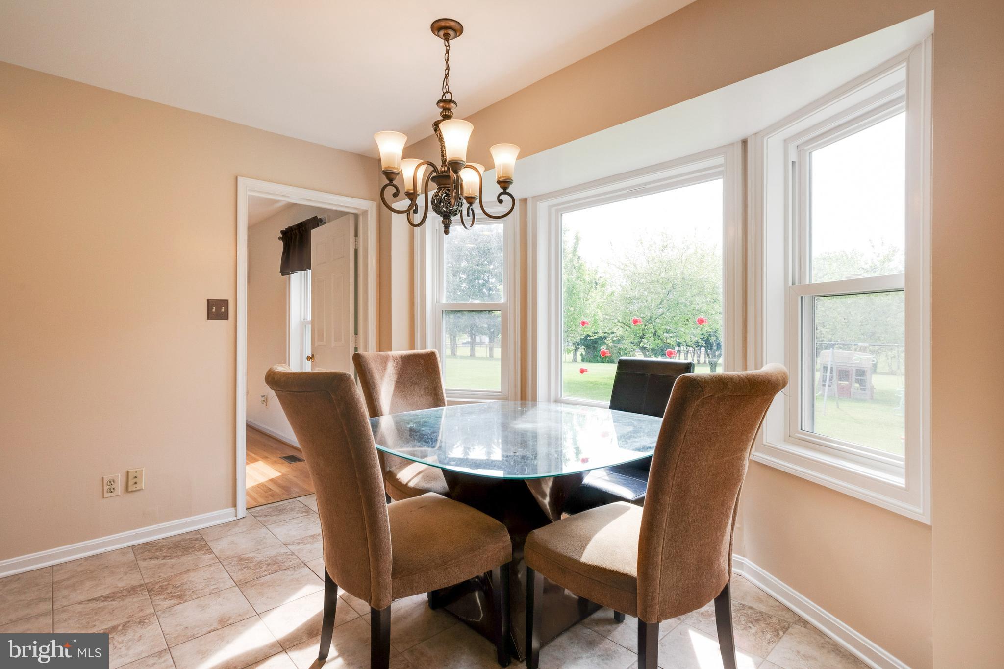 ENGLISH MEADOWS - Residential