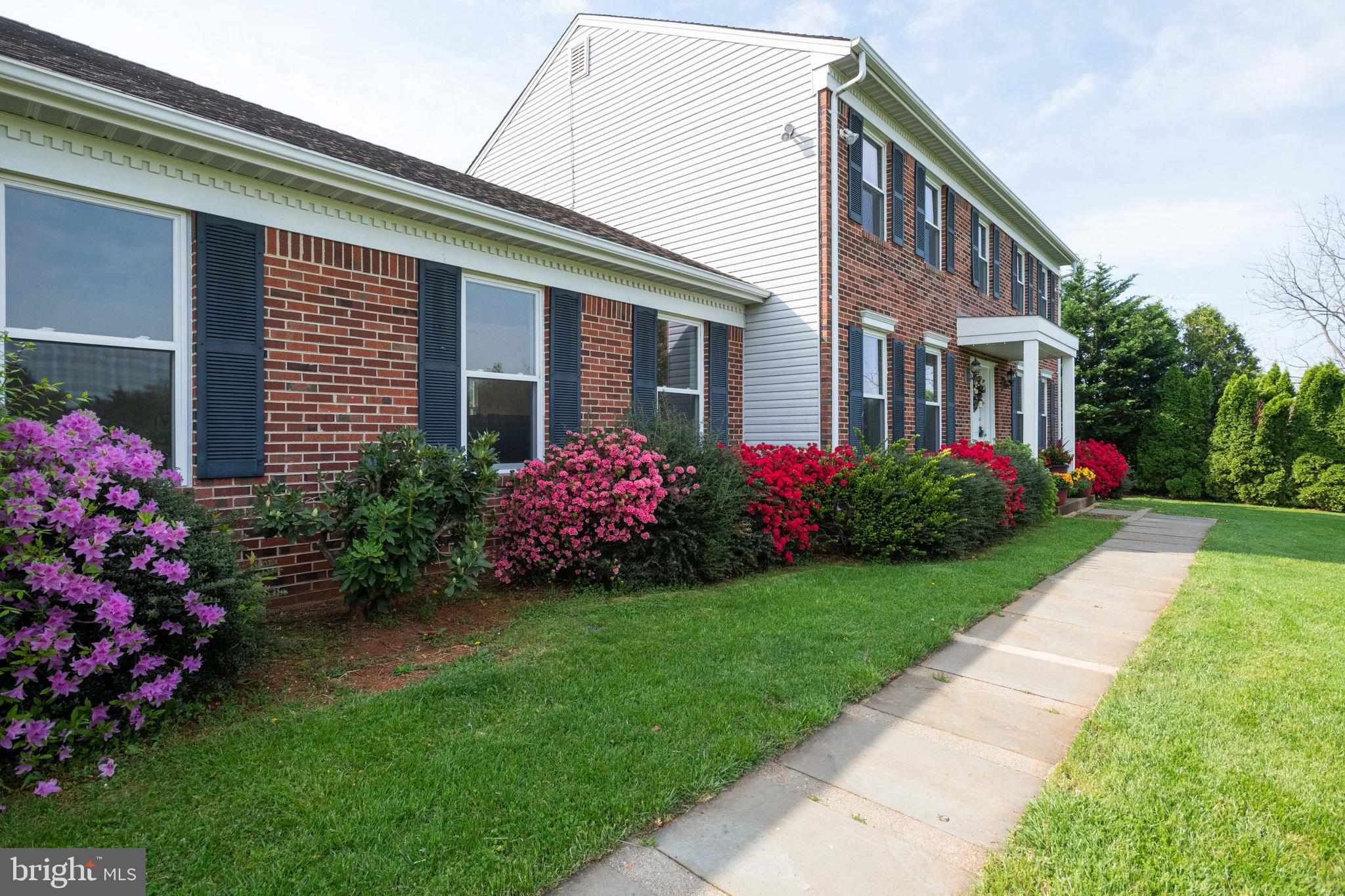 ENGLISH MEADOWS - Residential