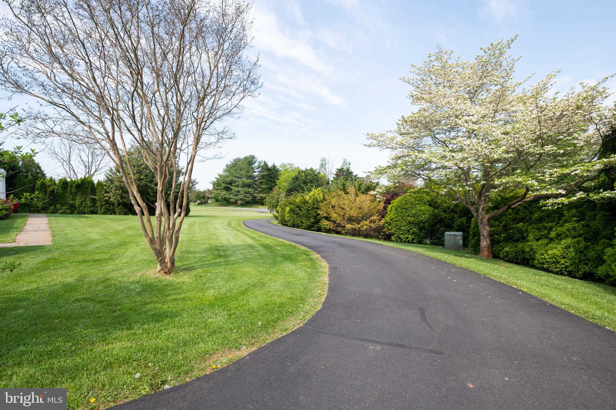 ENGLISH MEADOWS - Residential