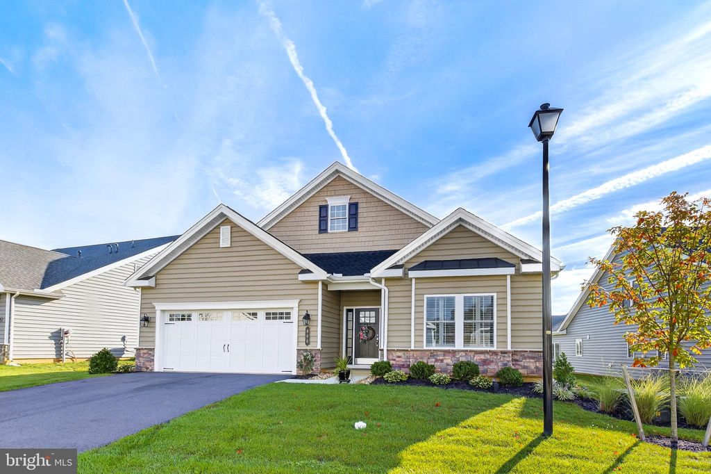Photo of 886 Founders Way, EAST PETERSBURG, PA 17520 (MLS # PALA2077118)