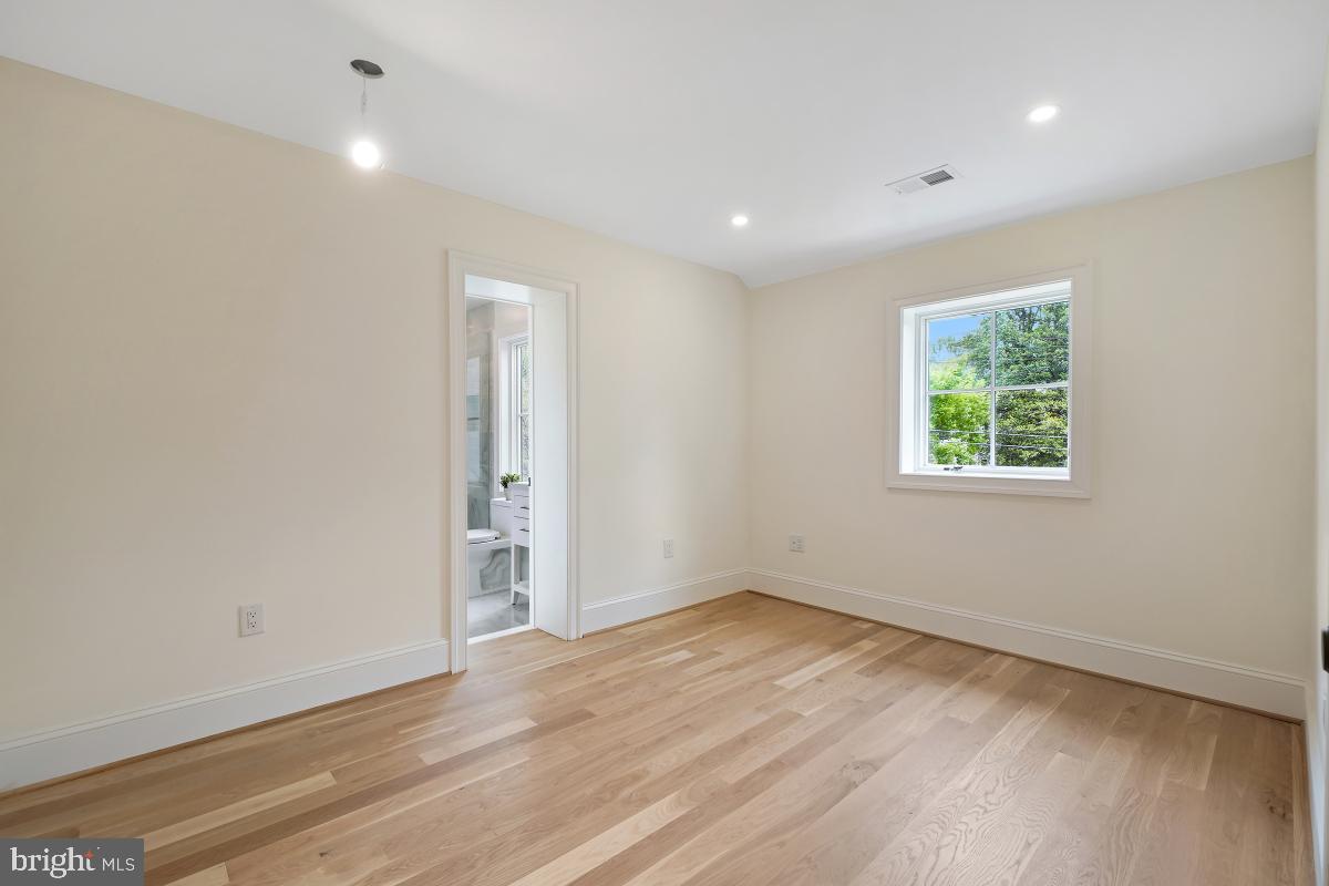 AMERICAN UNIVERSITY PARK - Residential