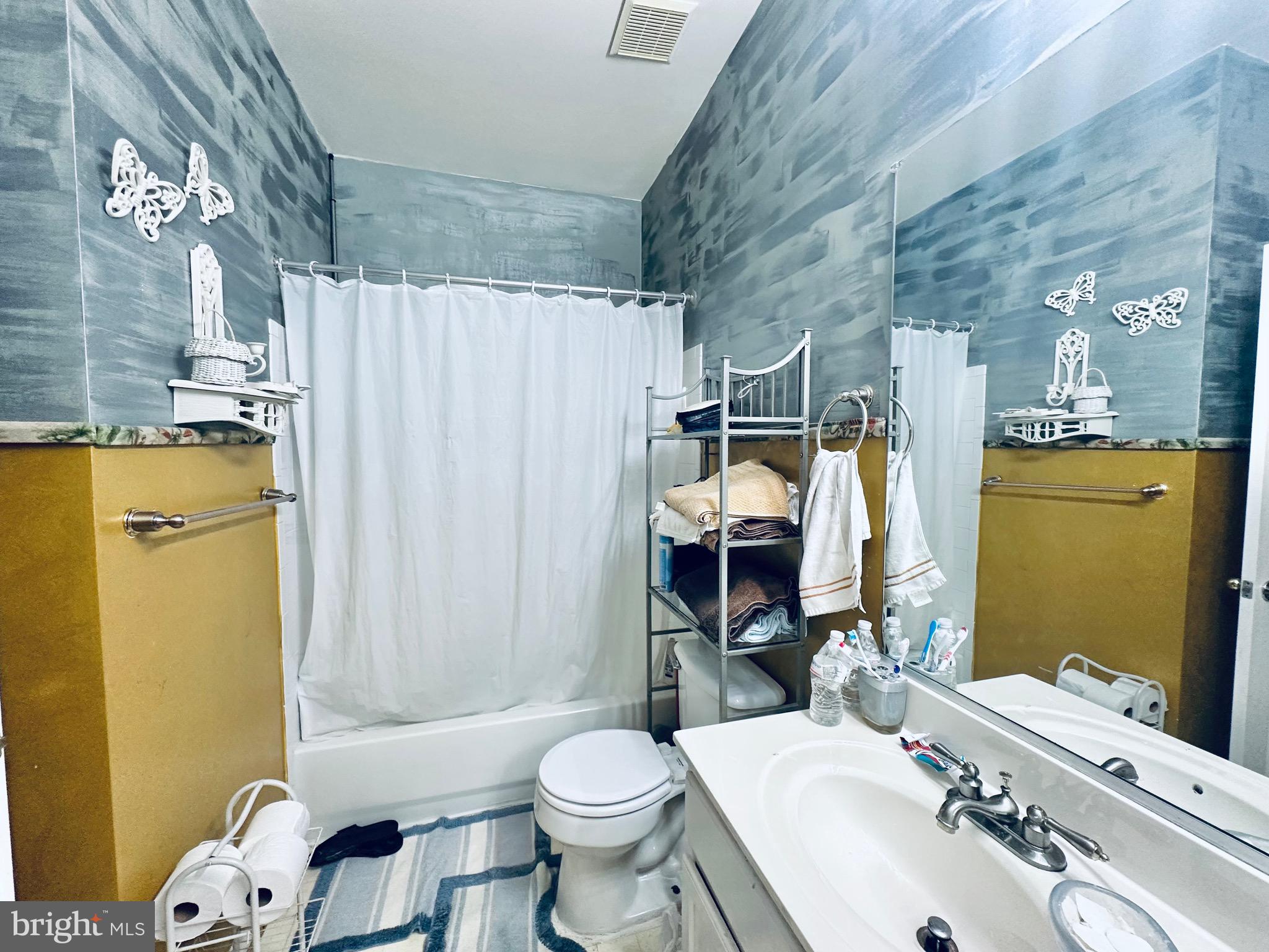 DEVON COURT - Residential