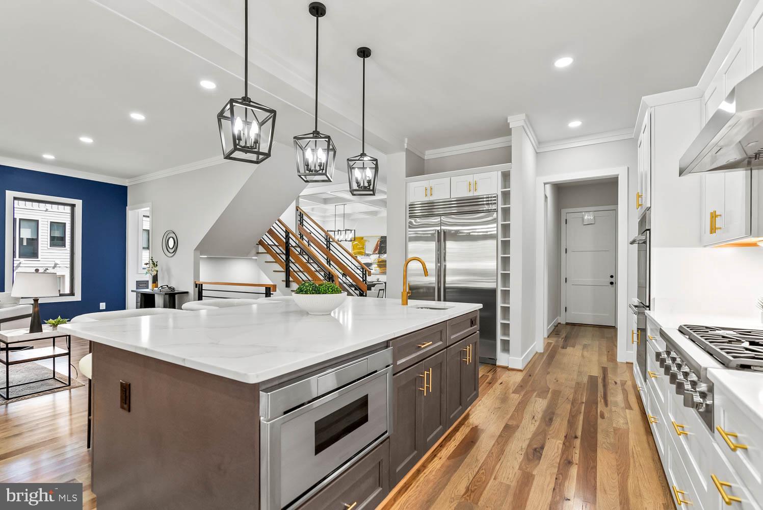 VIENNA WOODS - Residential