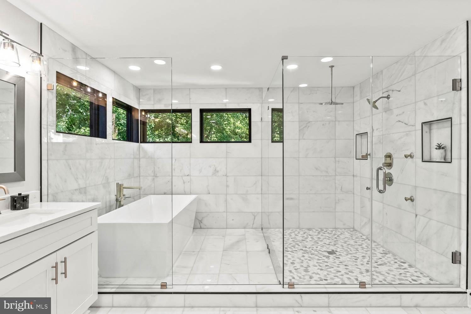 VIENNA WOODS - Residential