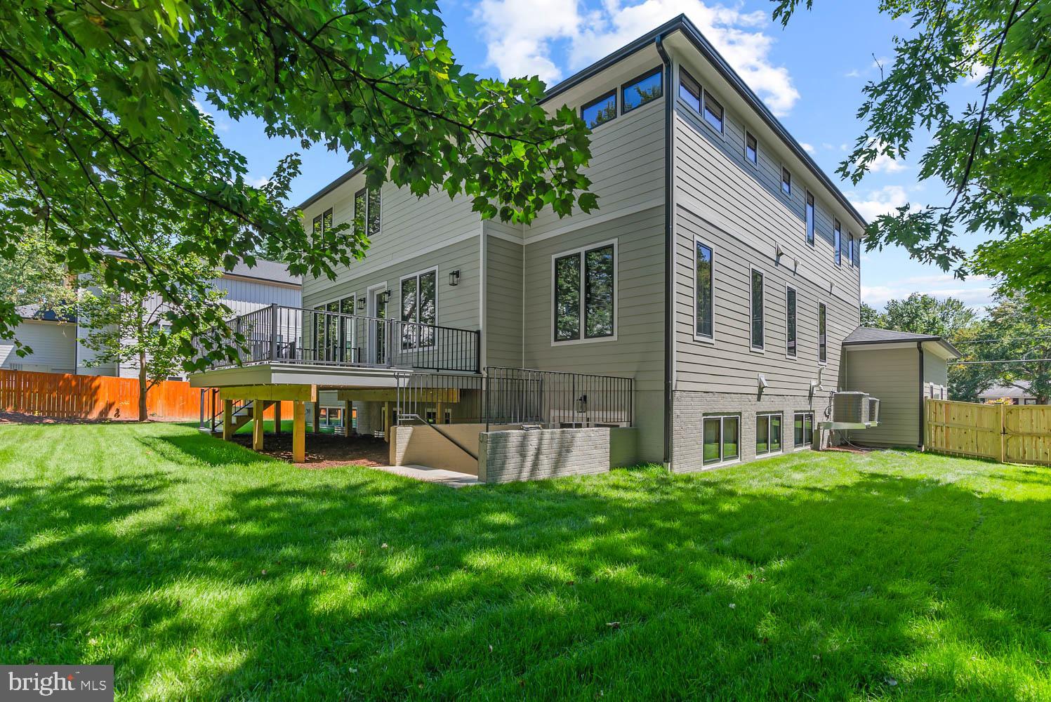 VIENNA WOODS - Residential