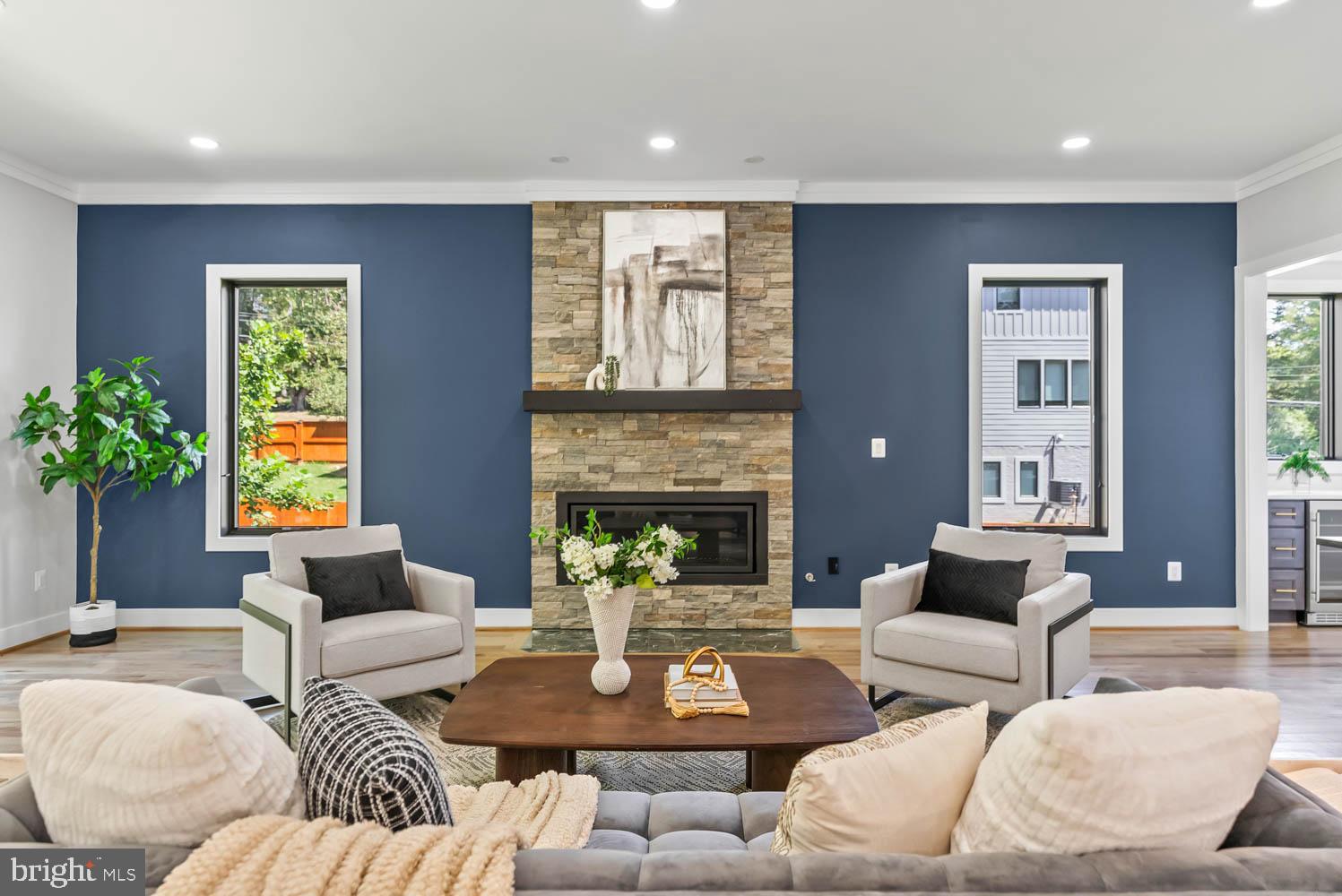 VIENNA WOODS - Residential