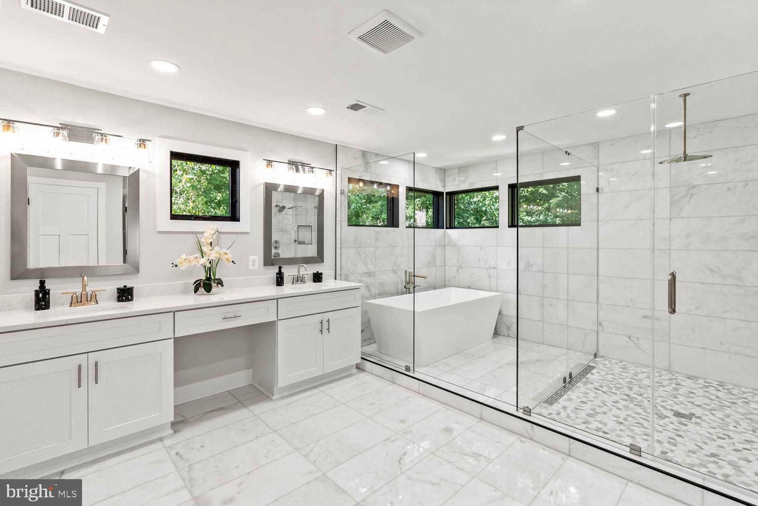 VIENNA WOODS - Residential