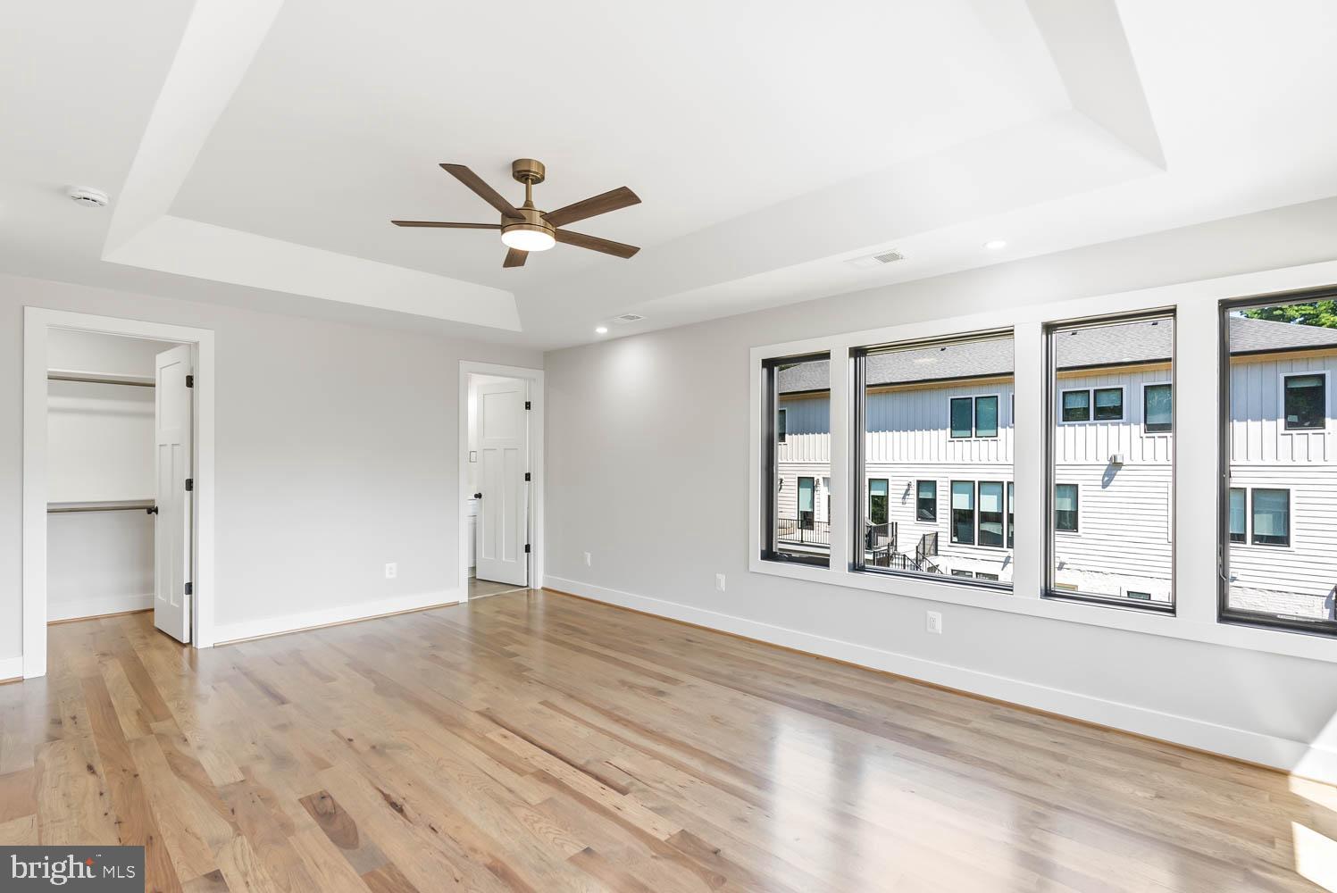 VIENNA WOODS - Residential