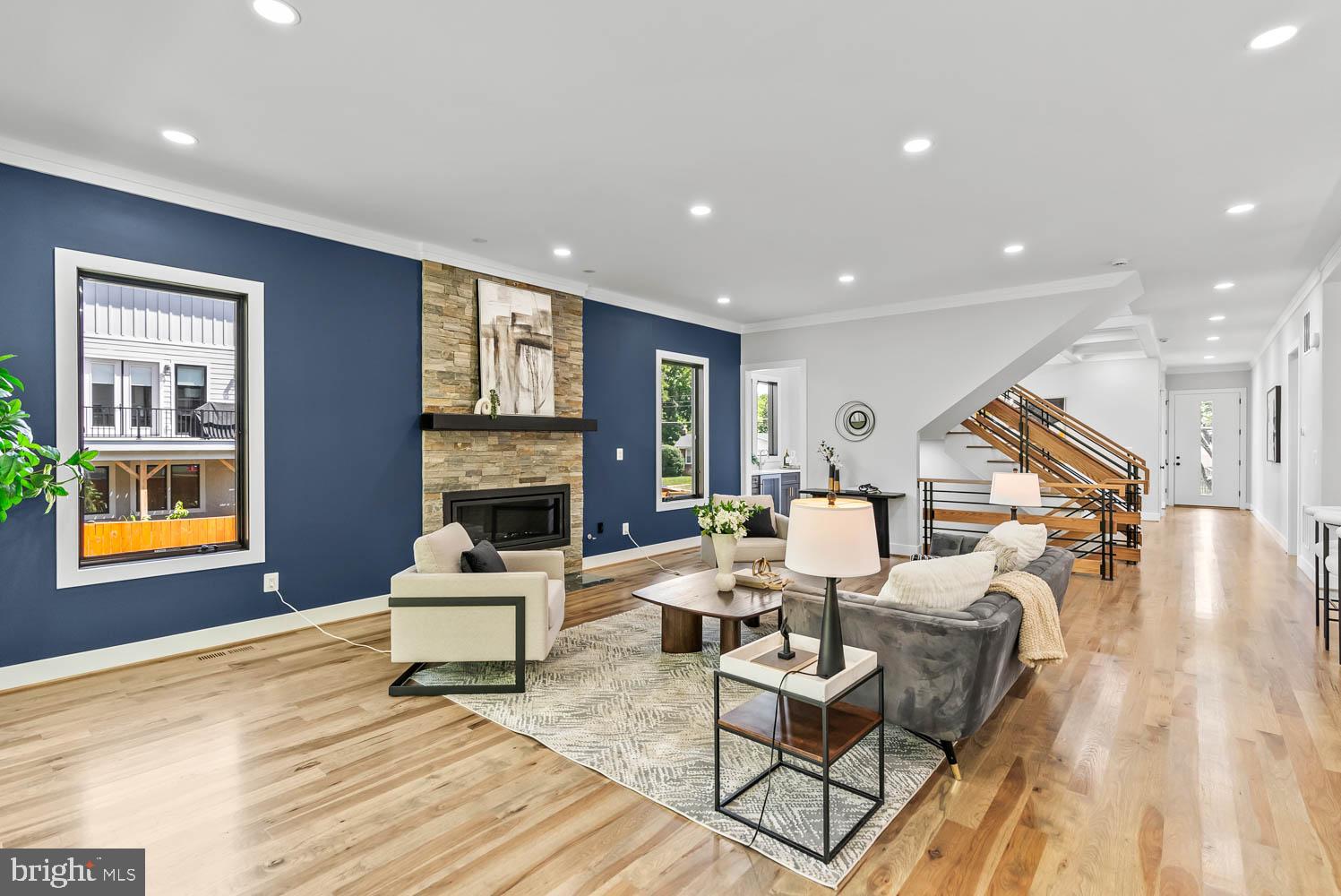 VIENNA WOODS - Residential