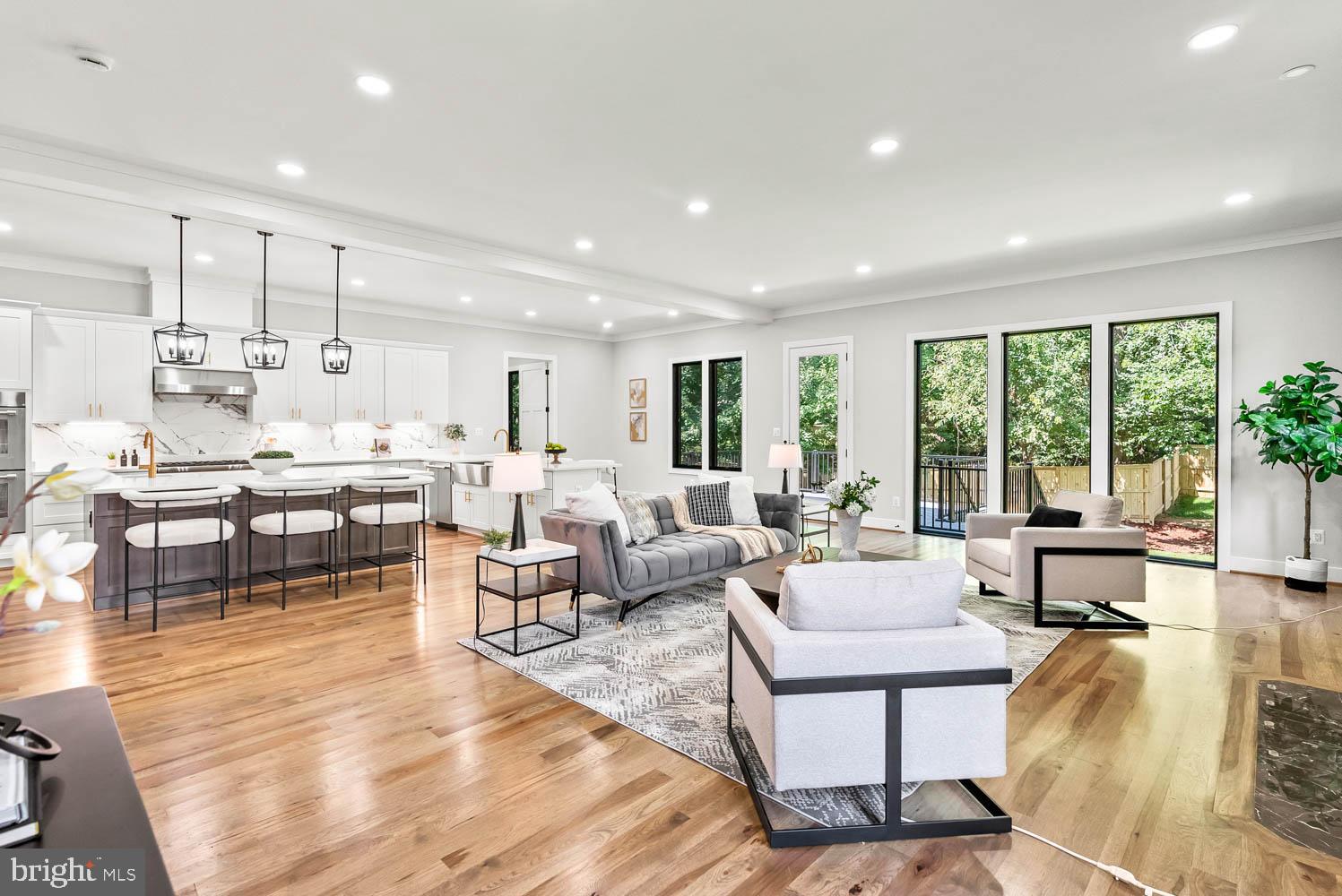 VIENNA WOODS - Residential