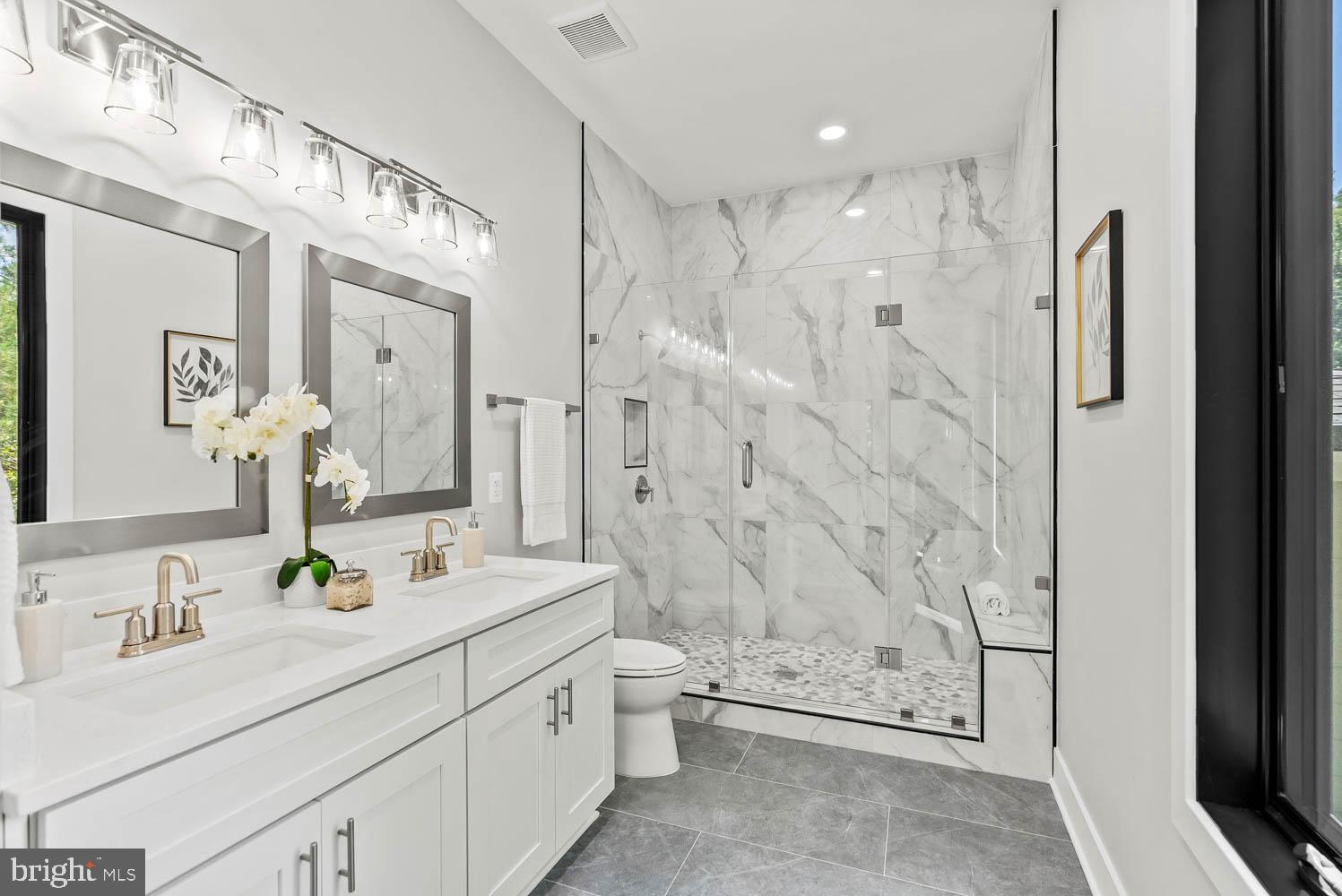 VIENNA WOODS - Residential