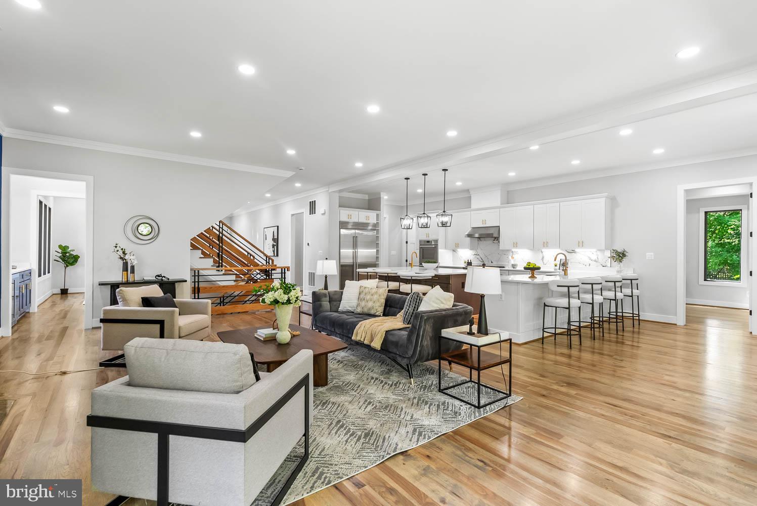 VIENNA WOODS - Residential