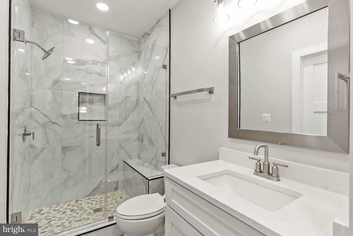 VIENNA WOODS - Residential