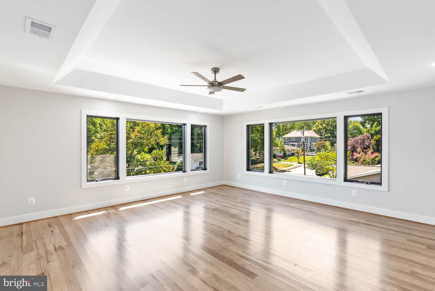 VIENNA WOODS - Residential