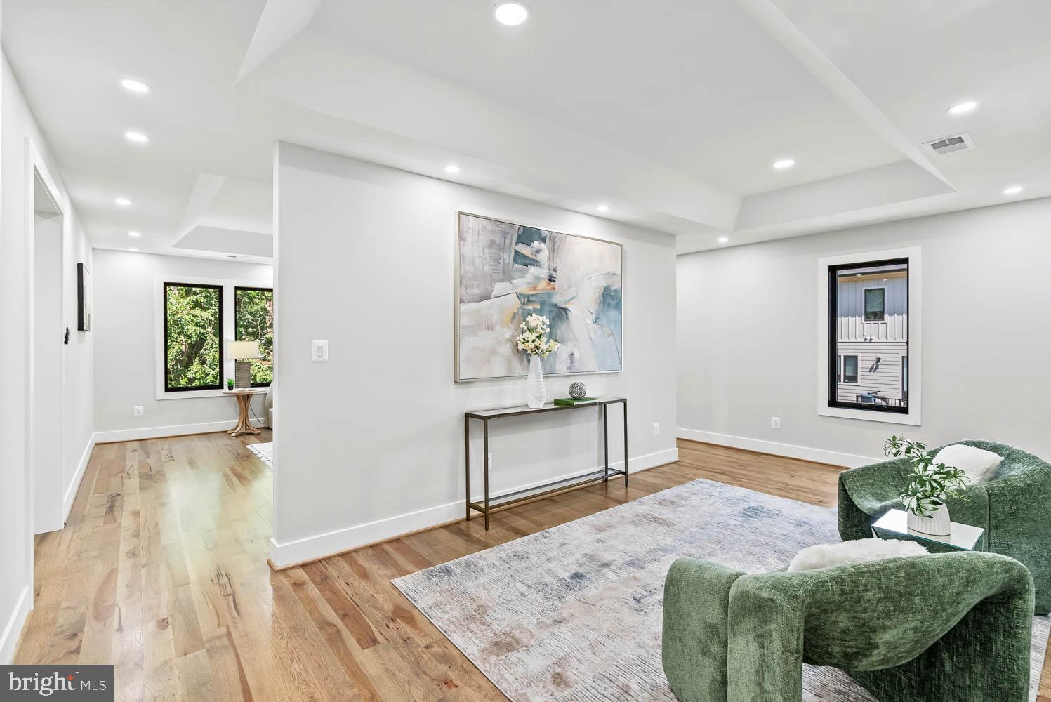 VIENNA WOODS - Residential