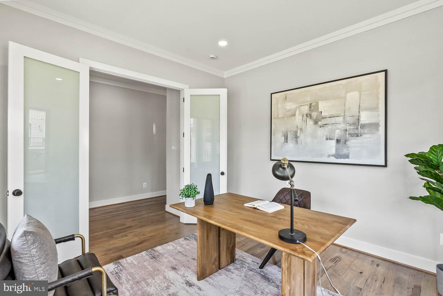 VIENNA WOODS - Residential