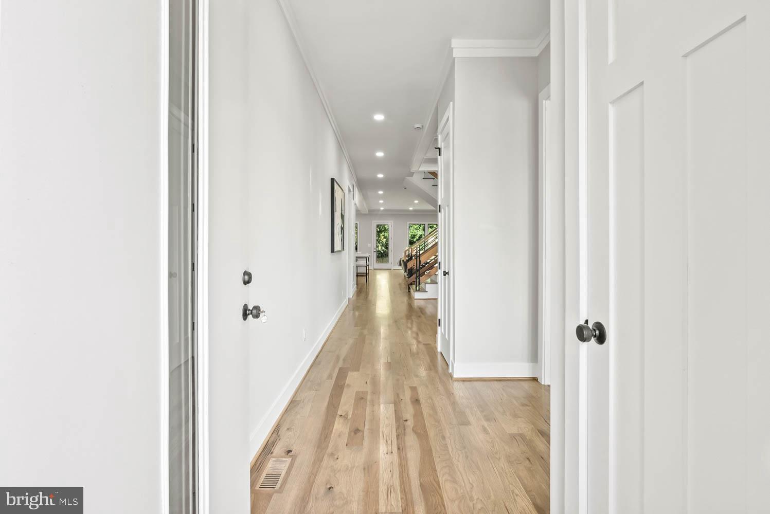 VIENNA WOODS - Residential