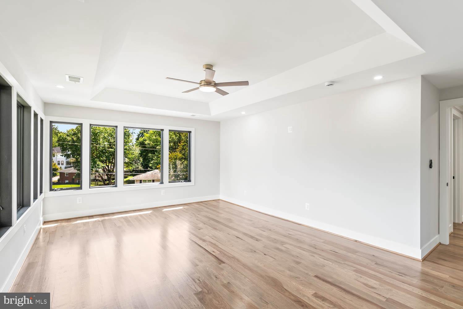 VIENNA WOODS - Residential