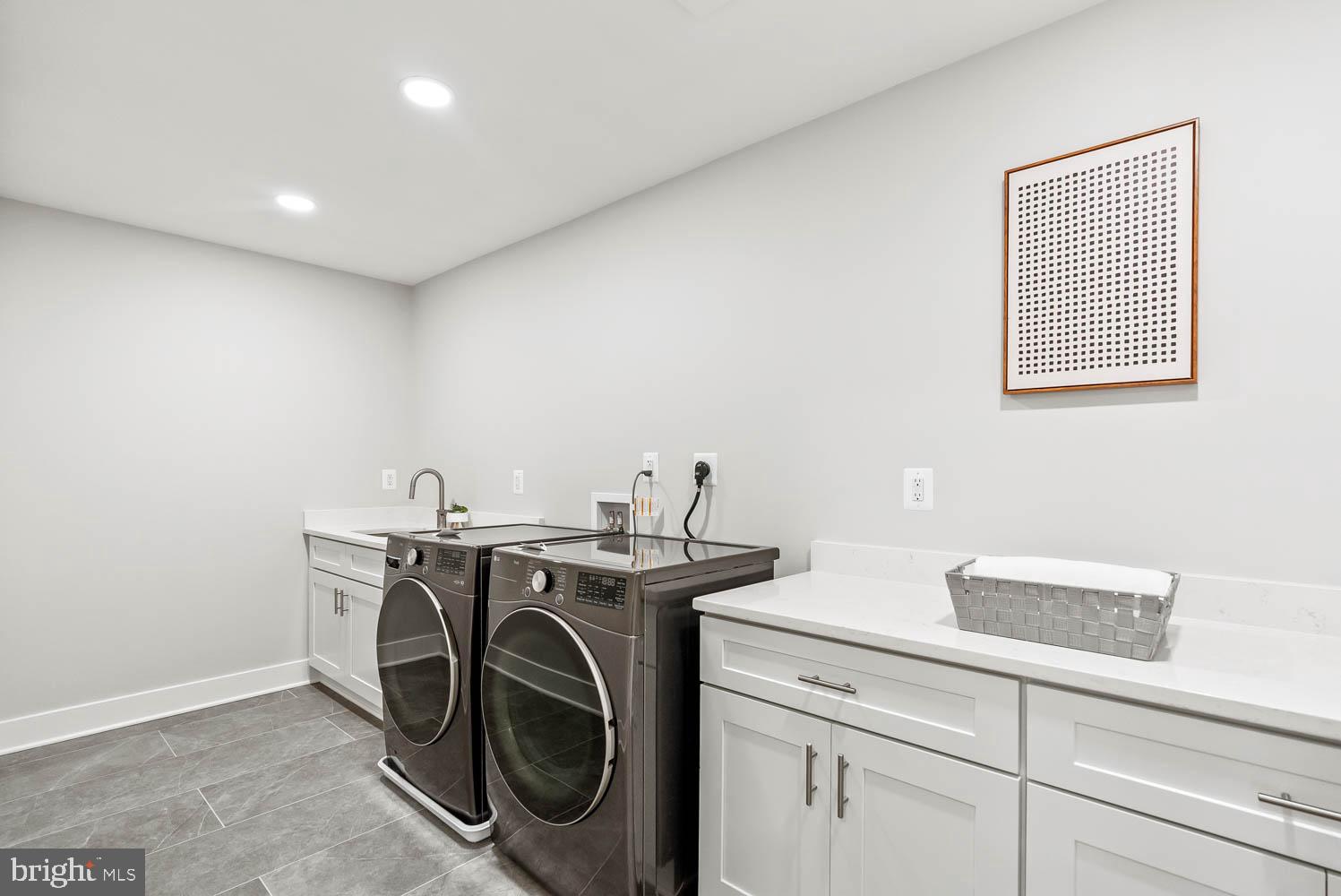 VIENNA WOODS - Residential