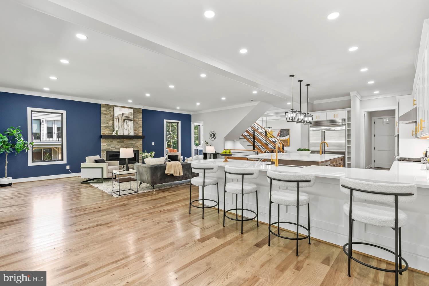 VIENNA WOODS - Residential