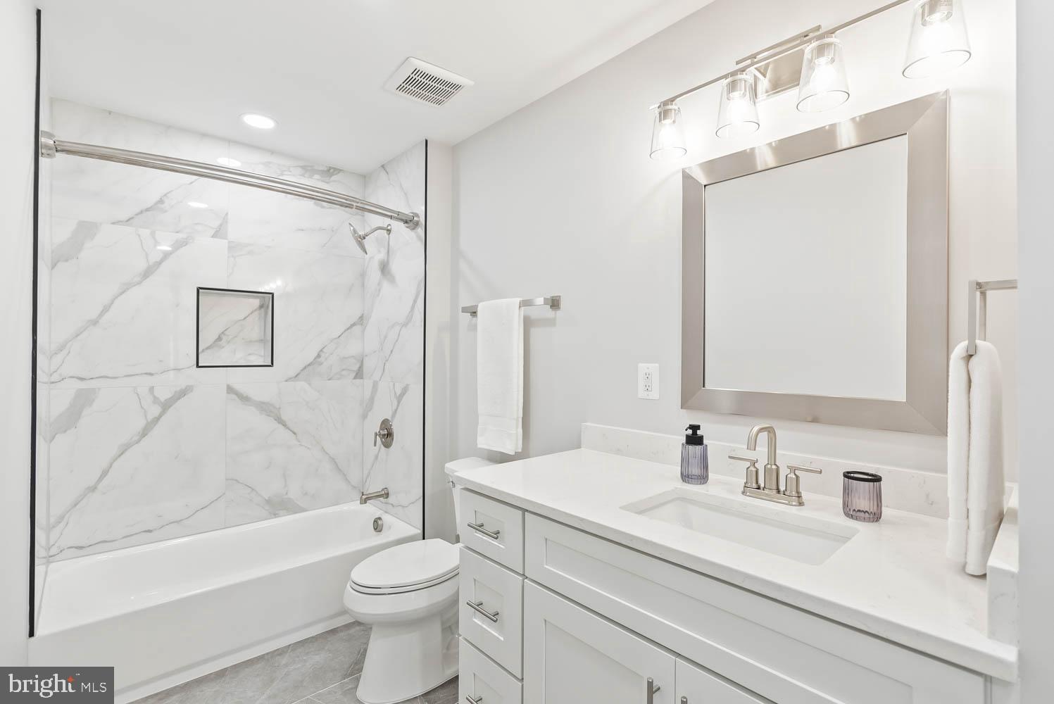 VIENNA WOODS - Residential