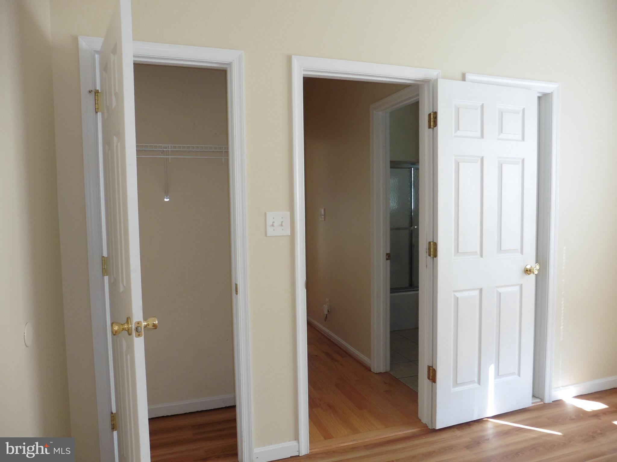 APPLE KNOLLS ESTATES - Residential Lease