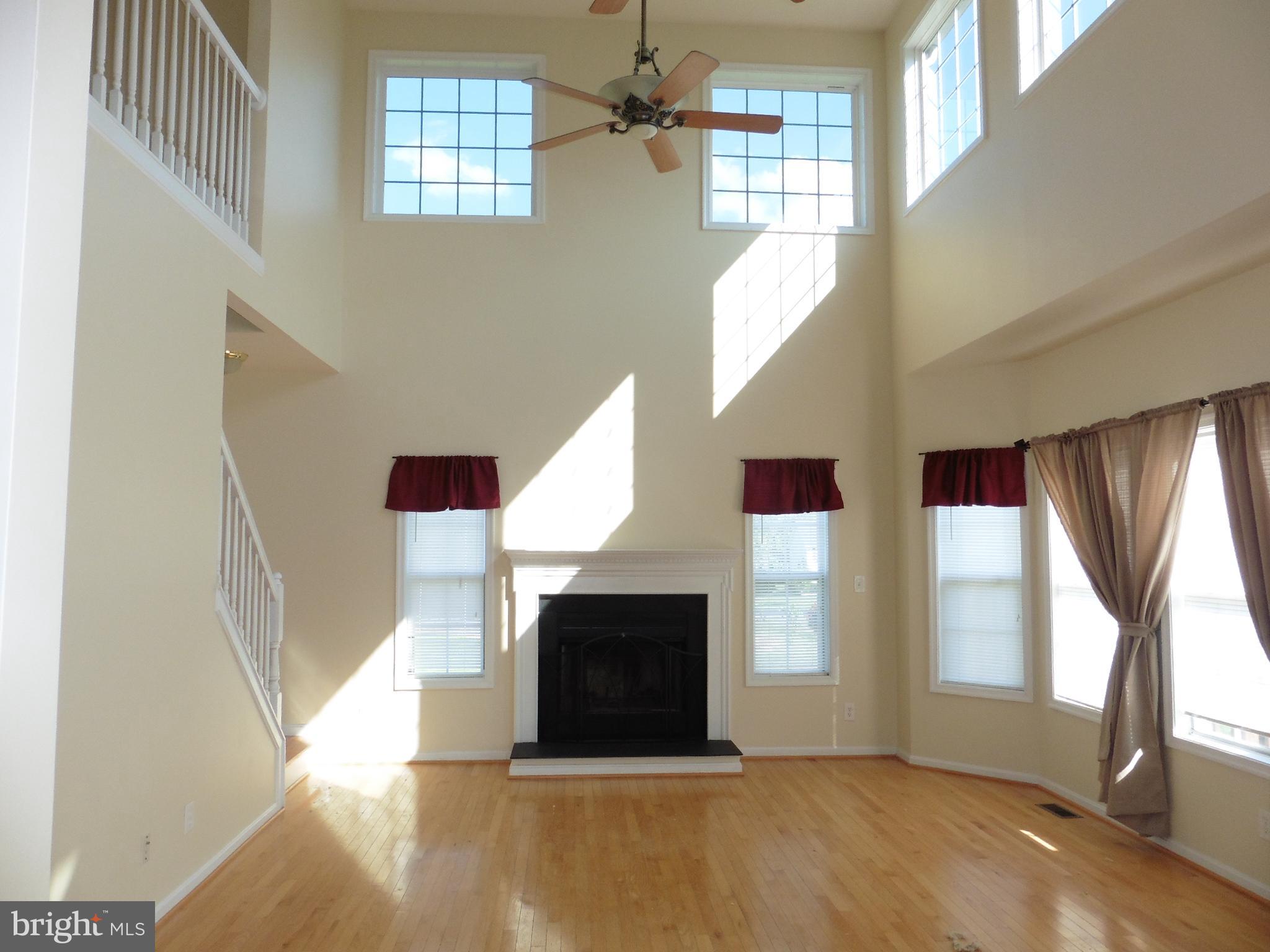 APPLE KNOLLS ESTATES - Residential Lease